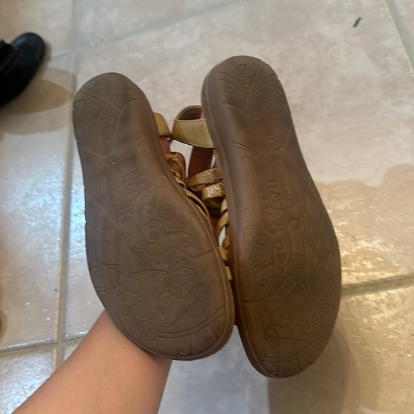 Bare traps size 7 - Picture 4 of 4